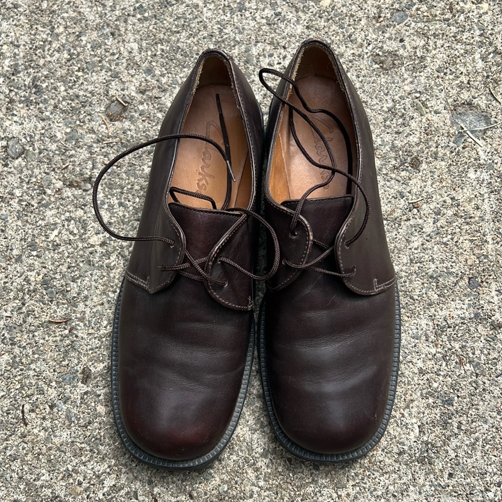 Size 37 Clark’s. Brown. Wore once.